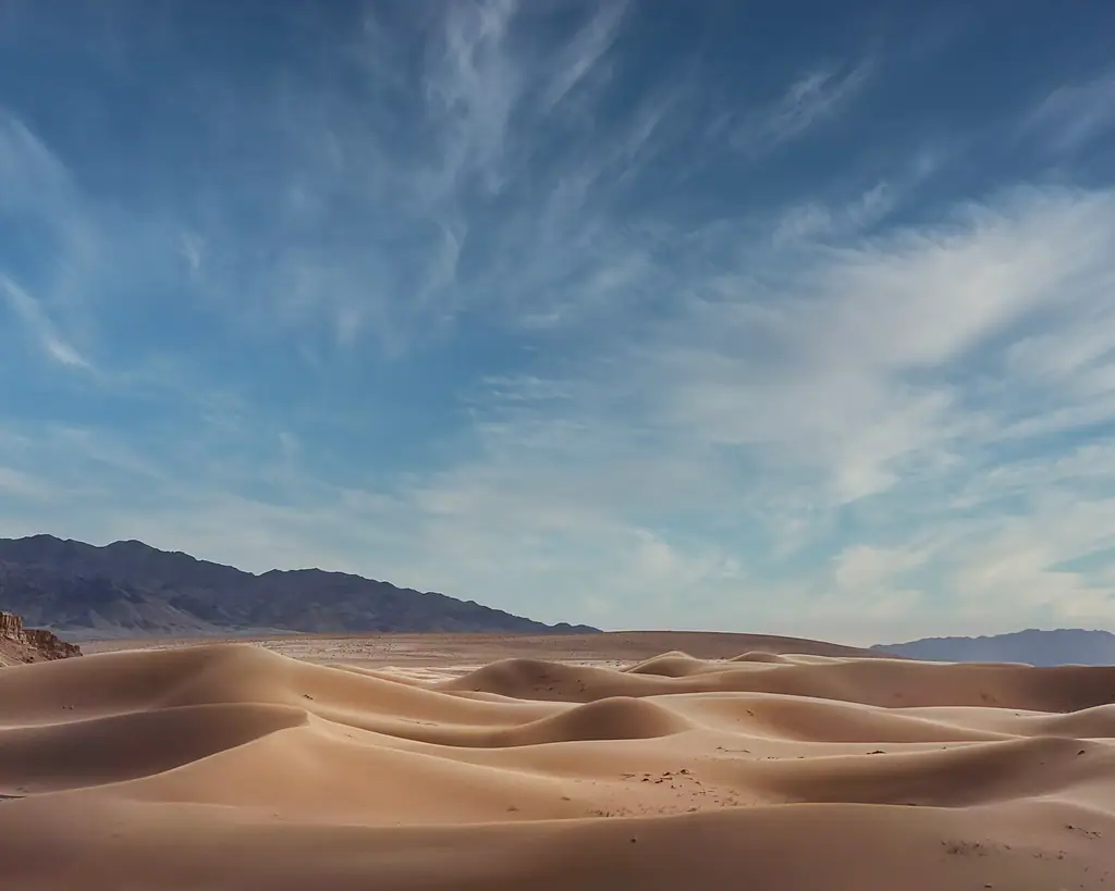 The Khongoryn Els dunes under a wide sky